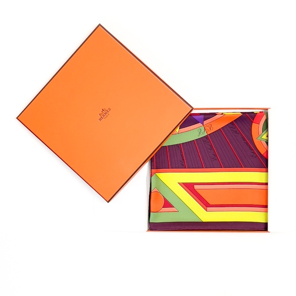 NWT Hermès scarf Carre 90 “La Rose des Vents” in Multi Color - Picture 2 of 10